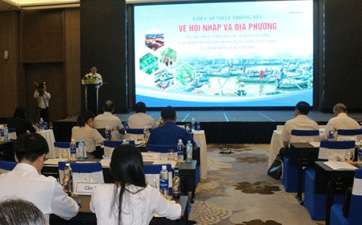 Cập nhật thông tin về hội nhập cho lãnh đạo các sở, ban, ngành khu vực ĐBSCL