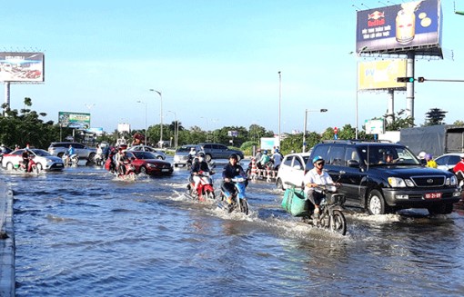 Triều cường còn tiếp tục dâng cao