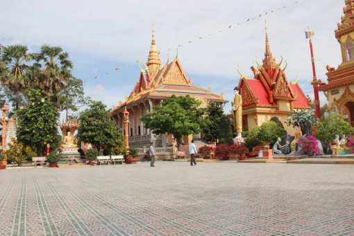 រម​ណីយ​ដ្ឋាន​ទេស​ចរ​ណ៍​ល្បី​ឈ្មោះ​នៅ​បាក​លីវ​