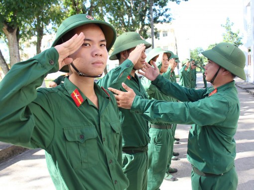 Quan tâm xây dựng

đội ngũ sĩ quan dự bị