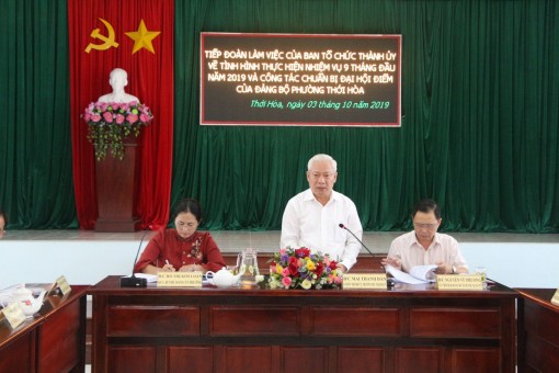 Kiểm tra công tác chuẩn bị đại hội 
của Đảng bộ phường Thới Hòa