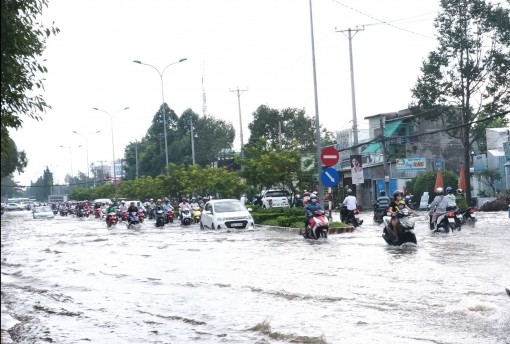 Tập trung hoàn thành sớm dự án 3 để tăng khả năng chống ngập cho đô thị