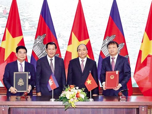 Việt Nam - Campuchia <br>

Quan hệ anh em gắn kết, bền chặt