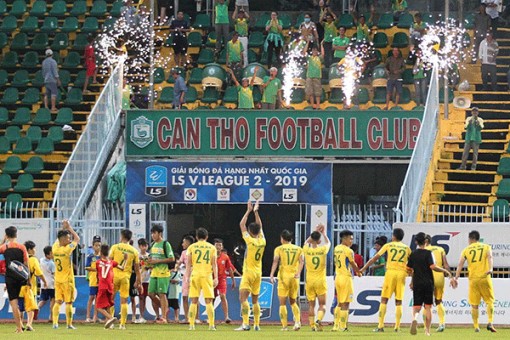 Những cuộc đua... trụ hạng