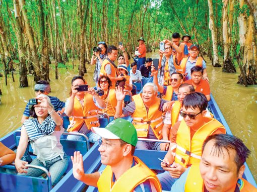 "Đường băng" để du lịch đồng bằng cất cánh <br>Bài 1: Vùng du lịch có “vàng”, “bạc” và cả “kim cương”