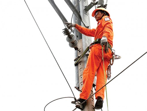 Cảnh giác nguy hiểm điện trong mùa lũ