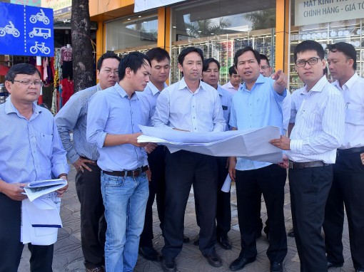 Giải quyết vấn đề giao thông tại 4 nút giao trọng điểm

ở quận Ninh Kiều