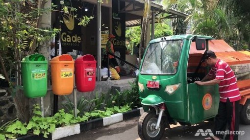 Đổi rác lấy vàng ở Indonesia