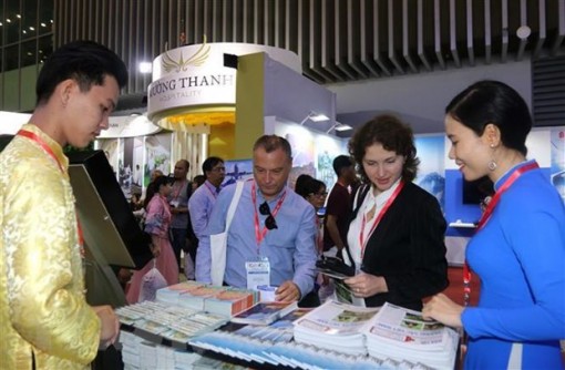 Chấm dứt hợp tác với đối tác cung cấp ấn phẩm thể hiện "đường lưỡi bò"