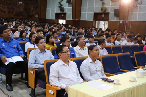 Tuyên truyền kết quả công tác quản lý biên giới đất liền Việt Nam - Campuchia cho hơn 600 cán bộ, sinh viên