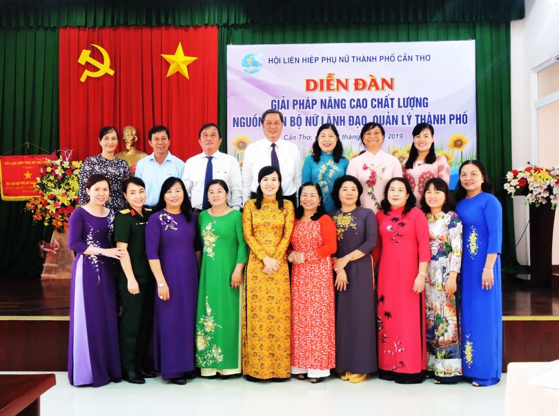 Quan tâm quy hoạch, đào tạo cán bộ nữ đủ phẩm chất, năng lực và uy tín Quan tâm quy hoạch, đào tạo cán bộ nữ đủ phẩm chất, năng lực và uy tín