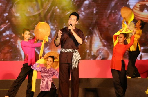 Ca sĩ “Người miền Tây”