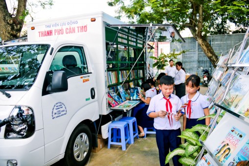 Khám phá Xe Thư viện lưu động đầu tiên ở Cần Thơ