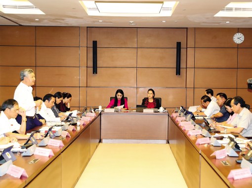 Rà soát, bổ sung thêm một số quyền hạn, nhiệm vụ cho Ủy ban Chứng khoán