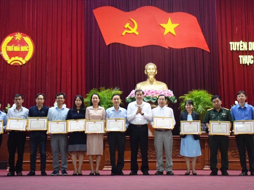 Tuyên dương 499 tổ chức, cá nhân thực hiện tốt nghĩa vụ thuế