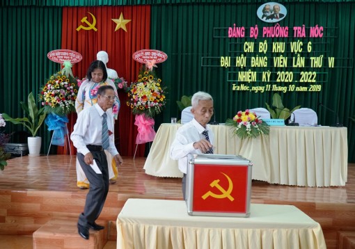 Chuẩn bị chu đáo, đảm bảo tổ chức thành công đại hội Đảng các cấp