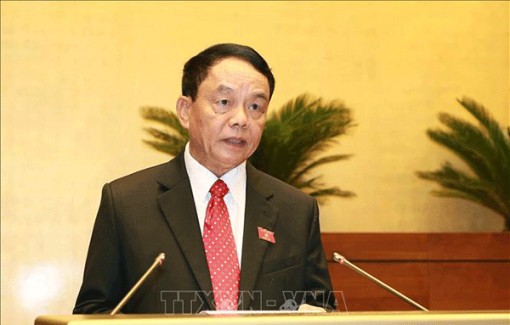 Cho ý kiến dự án Luật Dân quân tự vệ (sửa đổi) và Luật Xuất cảnh, nhập cảnh của công dân Việt Nam