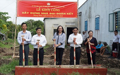 Phát huy trách nhiệm, vai trò nêu gương <br>Bài 1: Những điểm sáng</br>