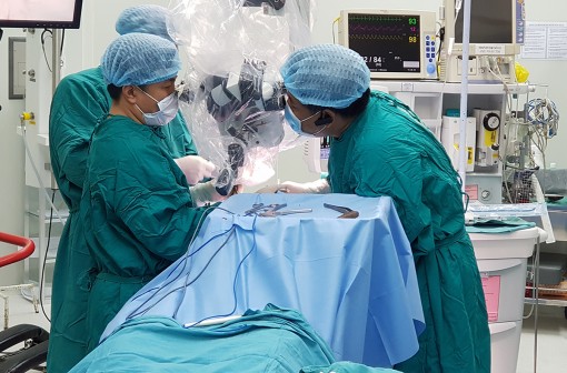 Cứu sống bệnh nhân phình động mạch chủ bụng nguy kịch