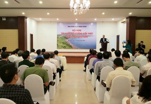 Bồi dưỡng kiến thức biển, đảo cho các nhà báo