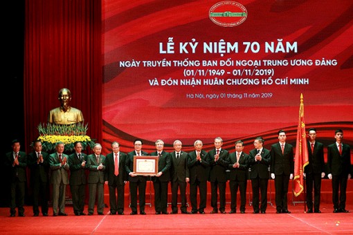 Ban Đối ngoại Trung ương đón nhận Huân chương Hồ Chí Minh