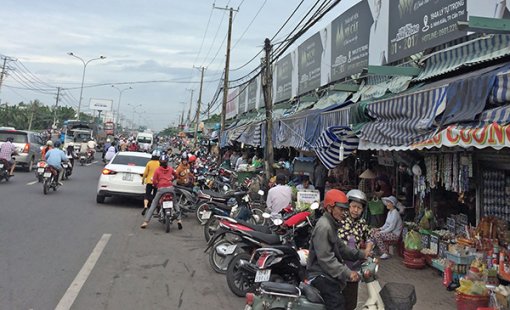 Đề nghị kiểm tra, xử lý tình trạng lấn chiếm lòng, lề đường