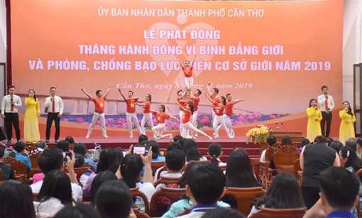 Chung tay xóa bỏ mọi hình thức phân biệt đối xử với phụ nữ