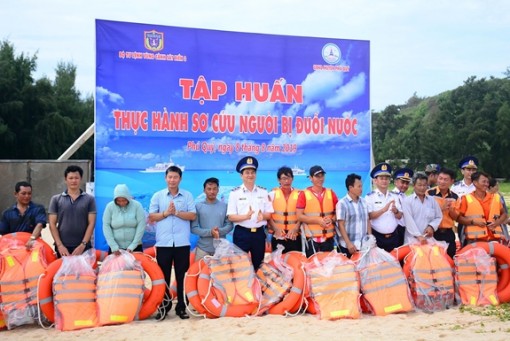 Điểm tựa vững chắc cho ngư dân vươn khơi, bám biển