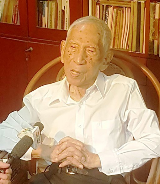 Người sưu tầm tài liệu quý về chủ quyền biển đảo