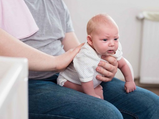 Giải mã lý do trẻ sơ sinh hay nấc cụt