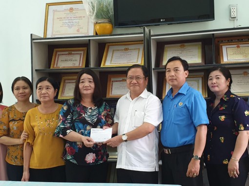 Hỗ trợ công đoàn viên

mắc bệnh hiểm nghèo