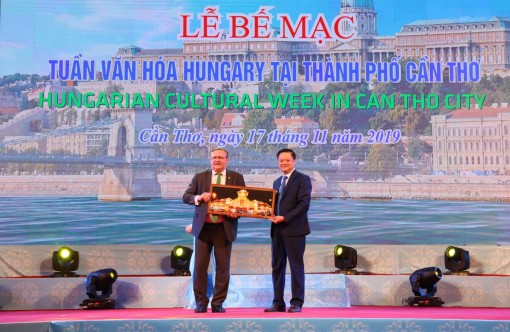 Khoảng 6.000 lượt khách tham quan Tuần lễ Văn hóa Hungary tại Cần Thơ