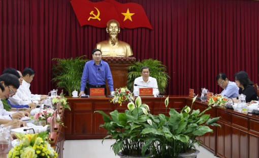 Kiểm tra việc tiếp nhận, giải quyết tố giác, tin báo
về tội phạm có liên quan về kinh tế và chức vụ