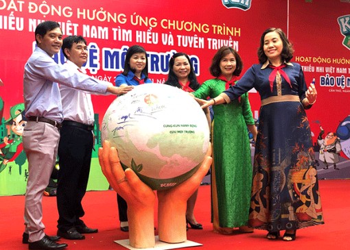 “Thiếu nhi Việt Nam tìm hiểu và tuyên truyền bảo vệ môi trường”