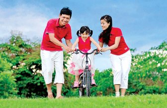 Đừng thấy sóng cả mà ngã tay chèo... Đừng thấy sóng cả mà ngã tay chèo...