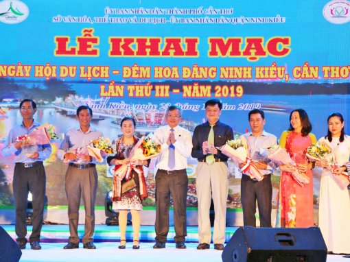 Ngày hội Du lịch- Đêm hoa đăng Ninh Kiều 2019: Lung linh sông nước