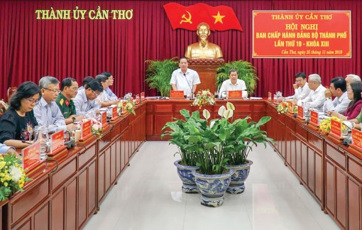 Phấn đấu thực hiện thắng lợi Nghị quyết Đại hội Đảng bộ thành phố lần thứ XIII