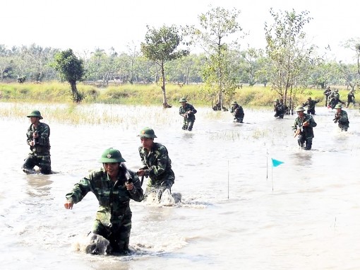 Xây dựng nền quốc phòng toàn dân vững mạnh <br> Bài 1: Nâng chất lực lượng vũ trang nhân dân