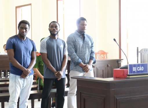 Mất tiền tỉ vì cả tin bạn quen
qua mạng xã hội