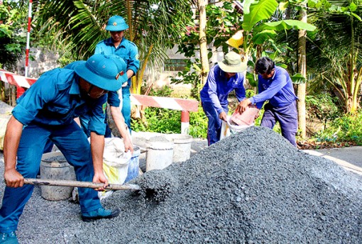 Xây dựng nền quốc phòng toàn dân vững mạnh <br>Bài 2: Thế trận lòng dân gắn với thế trận an ninh nhân dân
