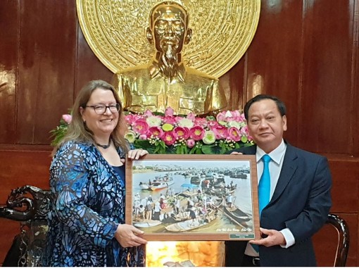 Bí thư Thành ủy Cần Thơ
tiếp Tân Tổng Lãnh sự Hoa Kỳ tại TP Hồ Chí Minh