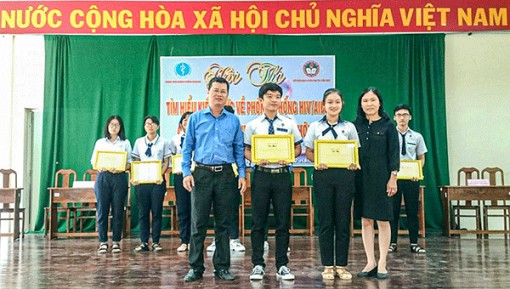 28 trường THPT tham gia hội thi tìm hiểu về HIV/AIDS
