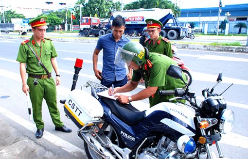 Thường xuyên ra quân lập lại trật tự đô thị và trật tự an toàn giao thông