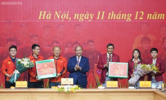 Thủ tướng gặp mặt đội tuyển bóng đá Việt Nam