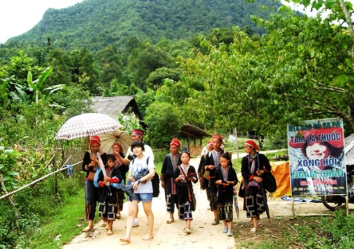 Dạo chơi bản Tả Phìn
