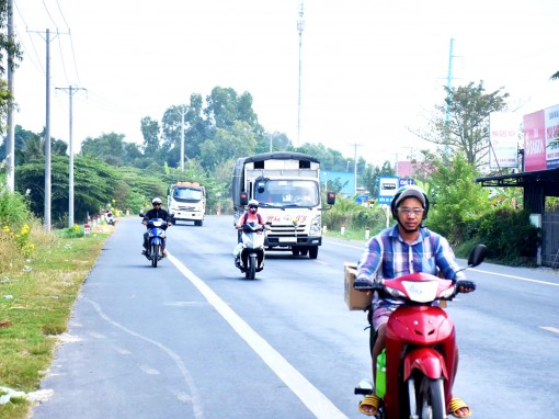 Sớm lắp đèn chiếu sáng trên tuyến tránh sạt lở Ô Môn