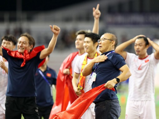 Thầy trò ông Park
vào cuộc chơi lớn