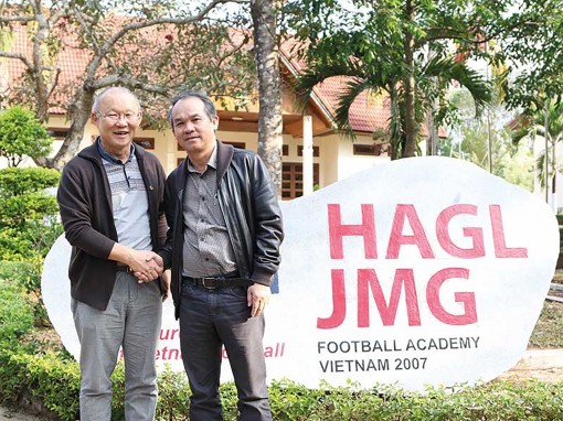 Khi bầu Đức cảm ơn ông Park