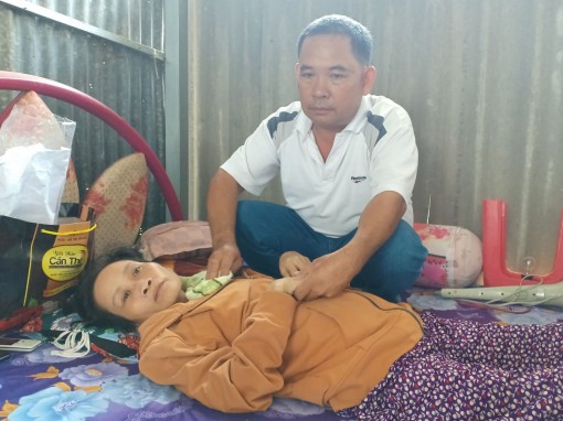 Mẹ bệnh nặng, chuyện học hành
của con mờ mịt