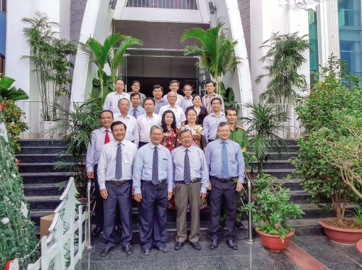 Chúc mừng Giáng sinh các vị chức sắc,
đồng bào Công giáo, Tin lành